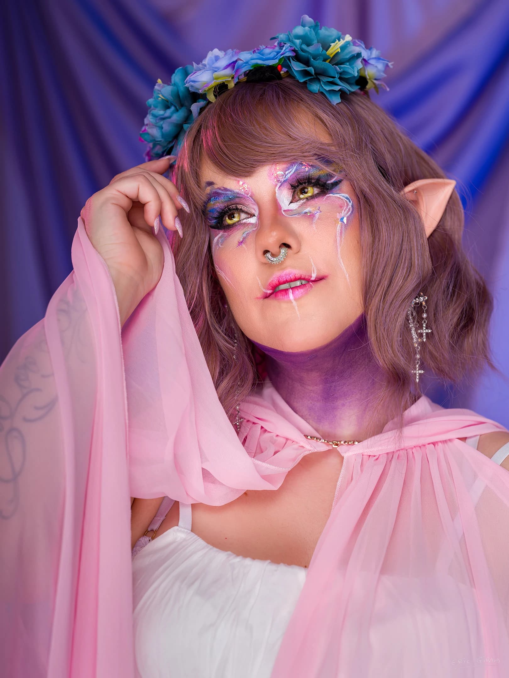 Fondo artístico de Naradiel como maquilladora profesional y artista drag