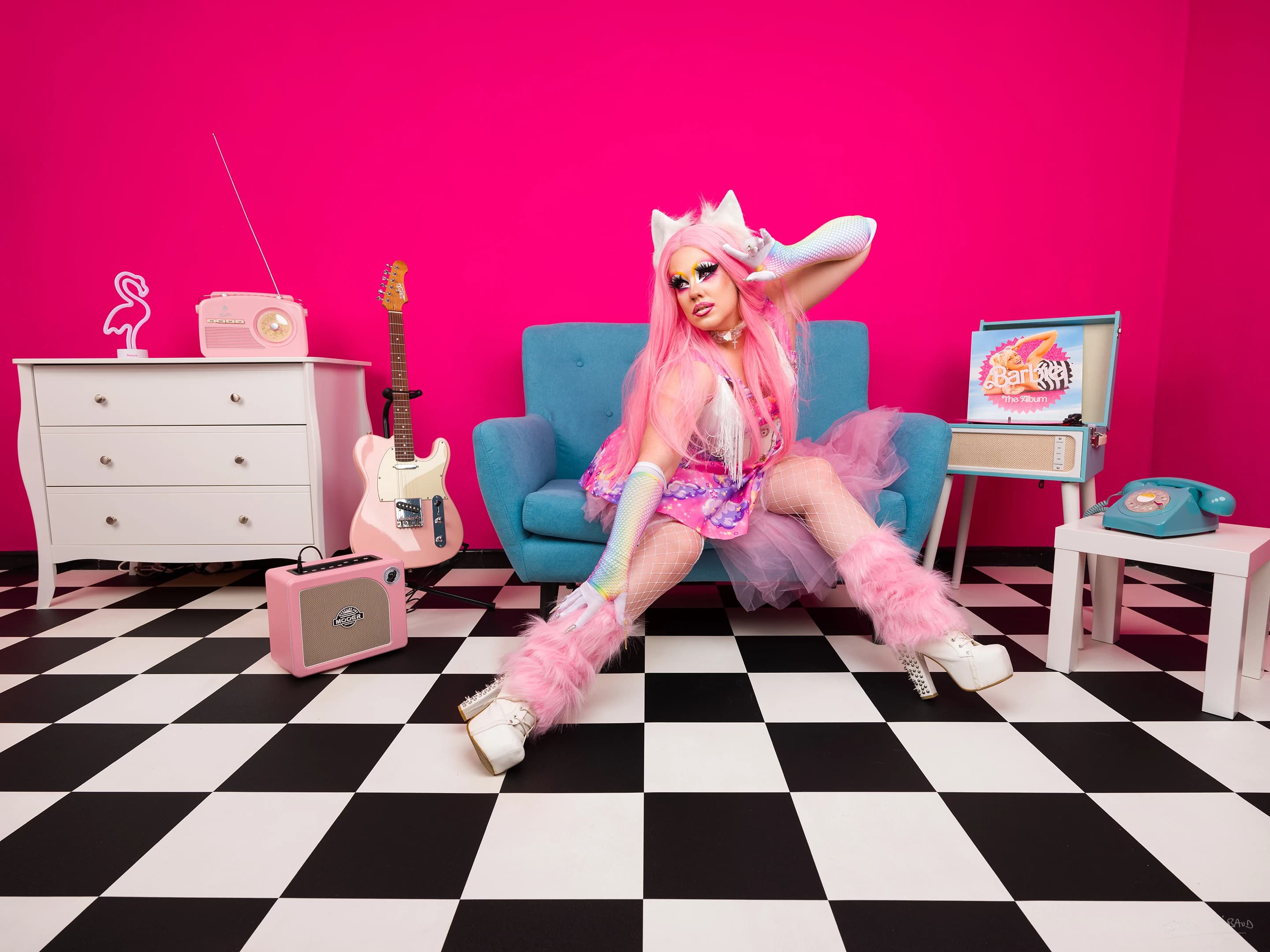 Naradiel artista drag con maquillaje artístico y look creativo en Tenerife